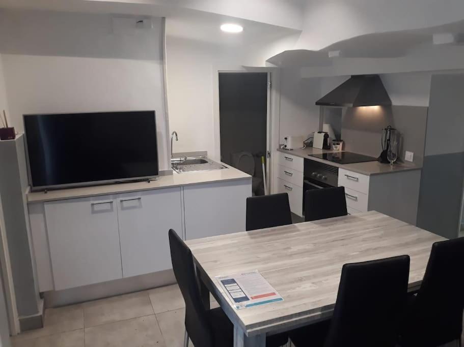 Cozy With Terrace Ariqus * L'Hospitalet de Llobregat